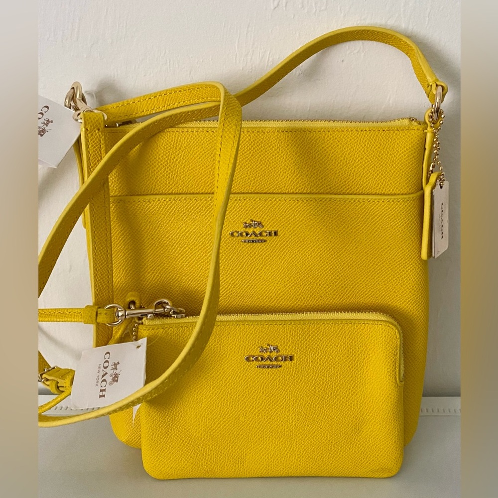 Coach 2 Set BAG & WRISTLET NWT Vibrant Yellow Crossbody Swing Duo NEW